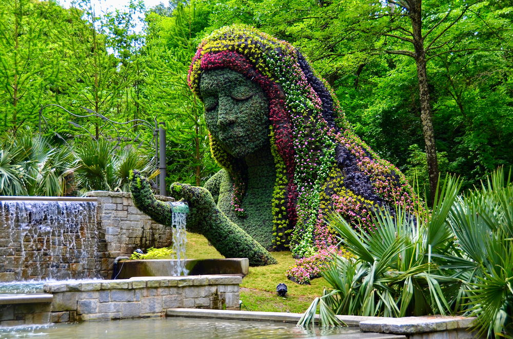 Atlanta,,Georgia,,Us-,May,18,,2021:,Earth,Goddess,Sculpture,In