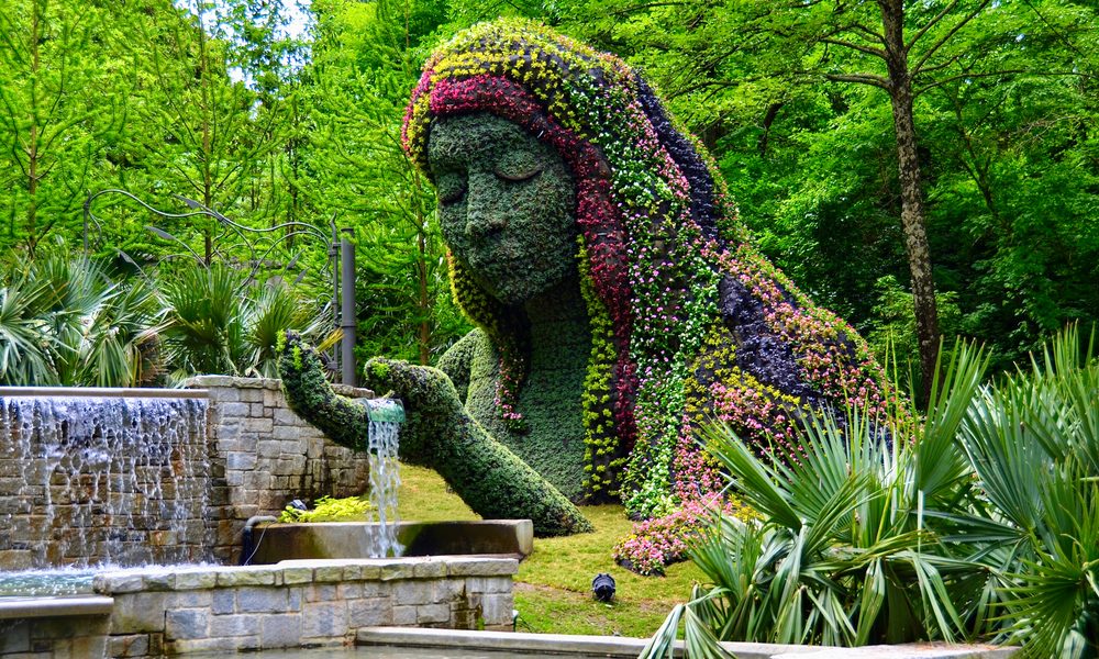 Atlanta,,Georgia,,Us-,May,18,,2021:,Earth,Goddess,Sculpture,In